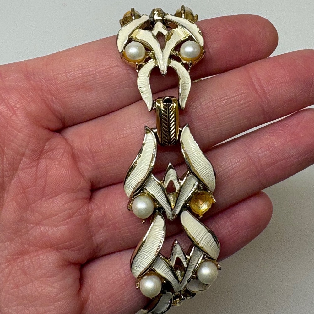 Vintage Mid Century Enamel Faux Pearl Gold Tone Link Bracelet Cream